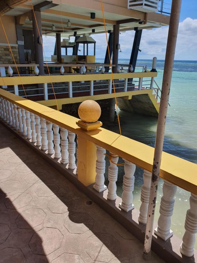 L & M Hearthstones Lodge Oslob Ngoại thất bức ảnh