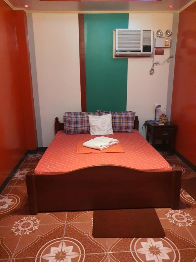 L & M Hearthstones Lodge Oslob Ngoại thất bức ảnh