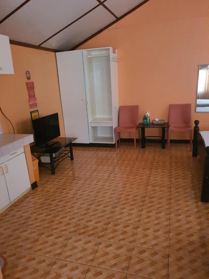 L & M Hearthstones Lodge Oslob Ngoại thất bức ảnh