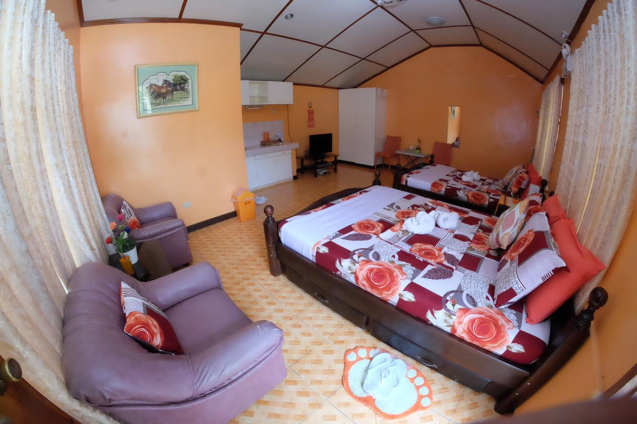 L & M Hearthstones Lodge Oslob Ngoại thất bức ảnh