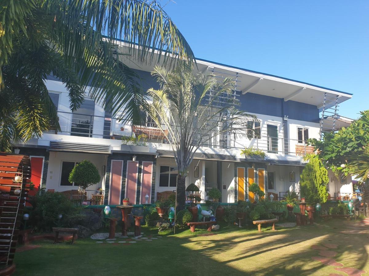 L & M Hearthstones Lodge Oslob Ngoại thất bức ảnh